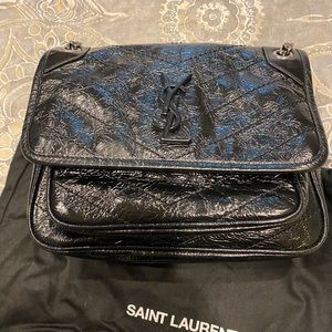 Gorgeous barely used YSL Niki Baby crinkled vintage leather black. 2019.